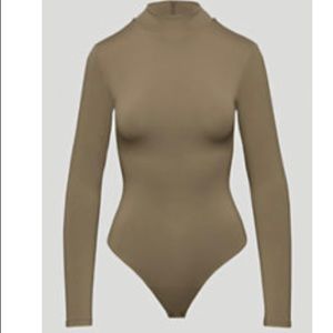 Babaton CONTOUR TURTLENECK long sleeve bodysuit